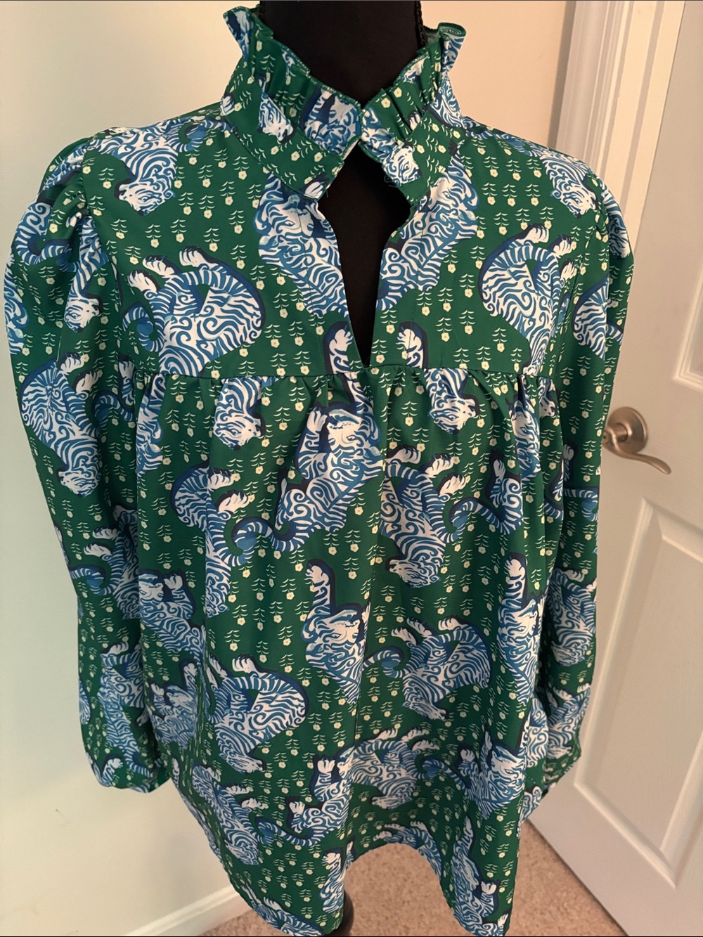 Green Tiger-Print Long-Sleeve Women’s Blouse